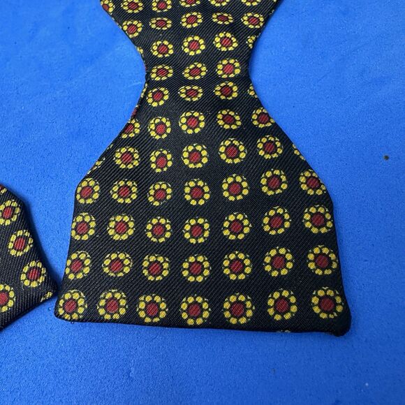 Vintage London Beau Silk Bow Tie Black Red Yellow Geometric Medallion Made USA - Picture 3 of 13